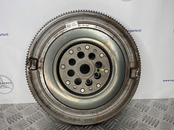 Gebruikte Vliegwiel Mercedes C Estate (S205) C-350 E 2.0 16V Prijs € 200,00 Margeregeling aangeboden door van Sabben Parts