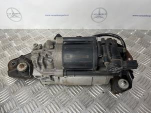 Gebruikte Luchtpomp (Vering) Mercedes E Estate (S212) E-300 CDI V6 24V BlueTec Prijs € 225,00 Margeregeling aangeboden door van Sabben Parts