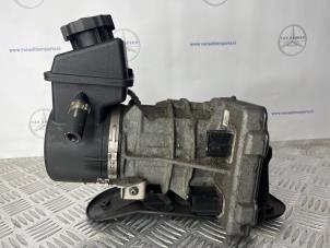 Gebruikte Stuurpomp Mercedes ML II (164/4JG) 3.0 ML-300 CDI 4-Matic V6 24V Prijs € 250,00 Margeregeling aangeboden door van Sabben Parts