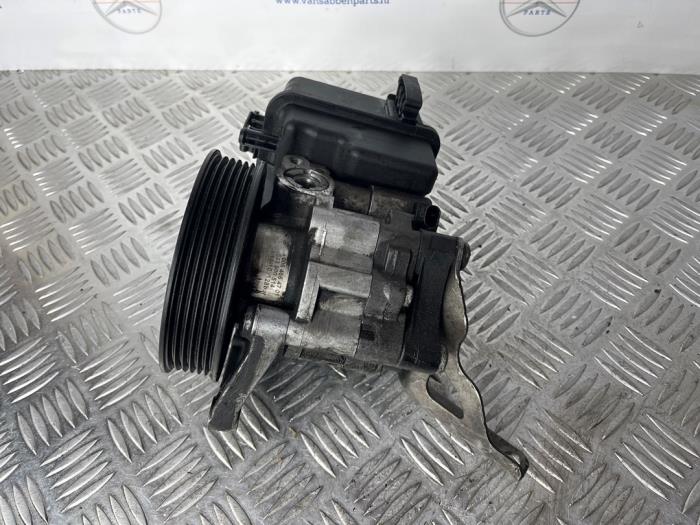 Gebruikte Servopomp Mercedes E (W212) E-250 CDI 16V BlueEfficiency Prijs € 100,00 Margeregeling aangeboden door van Sabben Parts
