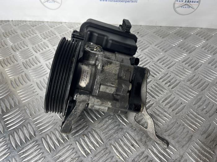 Gebruikte Servopomp Mercedes E (W212) E-250 CDI 16V BlueEfficiency Prijs € 100,00 Margeregeling aangeboden door van Sabben Parts