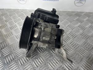 Gebruikte Pomp Servo Mercedes E (W212) E-250 CDI 16V BlueEfficiency Prijs € 100,00 Margeregeling aangeboden door van Sabben Parts