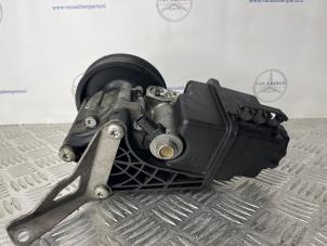 Pomp Servo van een Mercedes-Benz E (W212) E-250 CDI 16V BlueEfficiency 2012