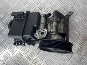 Pomp Servo van een Mercedes-Benz E (W212) E-250 CDI 16V BlueEfficiency 2012