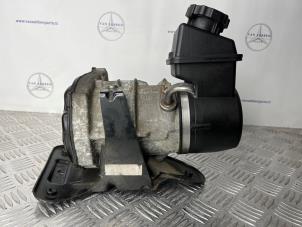 Gebruikte Stuurpomp Mercedes ML II (164/4JG) 3.0 ML-350 CDI BlueTec 4-Matic V6 24V Prijs € 200,00 Margeregeling aangeboden door van Sabben Parts
