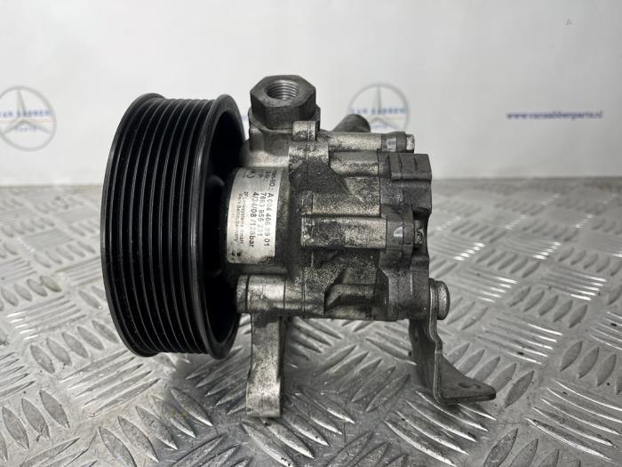 Gebruikte Servopomp Mercedes S (W221) 3.0 S-320 CDI 24V Prijs € 125,00 Margeregeling aangeboden door van Sabben Parts