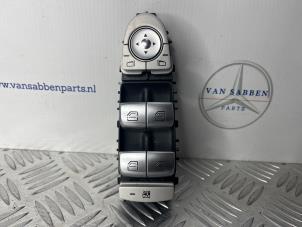 Gebruikte Ruit schakelaar elektrisch Mercedes C (W205) C-180 1.6 CDI BlueTEC, C-180 d 16V Prijs € 100,00 Margeregeling aangeboden door van Sabben Parts