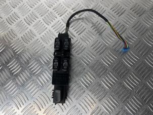 Gebruikte Schakelaar Elektrisch Raam Mercedes S (W220) 3.2 S-320 CDI Prijs € 30,00 Margeregeling aangeboden door van Sabben Parts