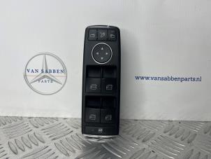 Gebruikte Ruit schakelaar elektrisch Mercedes E (W212) E-350 BlueTec V6 24V Prijs € 30,00 Margeregeling aangeboden door van Sabben Parts