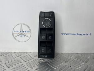 Gebruikte Schakelaar Elektrisch Raam Mercedes C Estate (S204) 2.2 C-180 CDI 16V BlueEFFICIENCY Prijs € 40,00 Margeregeling aangeboden door van Sabben Parts