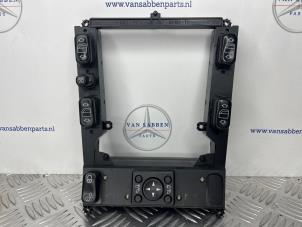 Gebruikte Ruit schakelaar elektrisch Mercedes ML I (163) 400 4.0 CDI V8 32V Prijs € 75,00 Margeregeling aangeboden door van Sabben Parts