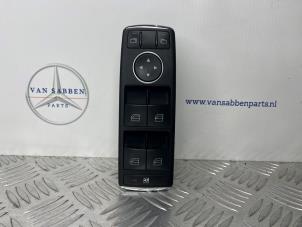 Gebruikte Ruit schakelaar elektrisch Mercedes E (W212) E-350 BlueTec V6 24V Prijs € 40,00 Margeregeling aangeboden door van Sabben Parts