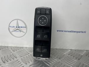 Gebruikte Ruit schakelaar elektrisch Mercedes E (W212) E-350 BlueTec V6 24V Prijs € 40,00 Margeregeling aangeboden door van Sabben Parts