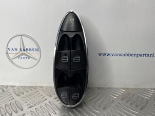 Gebruikte Ruit schakelaar elektrisch Mercedes E (W211) 3.5 E-350 4-Matic V6 24V Prijs € 40,00 Margeregeling aangeboden door van Sabben Parts
