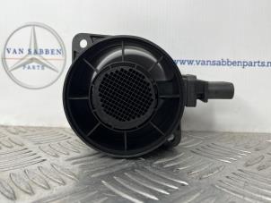 Gebruikte Luchtmassameter Mercedes Sprinter 3,5t (906.63) 319 CDI,BlueTEC V6 24V 4x4 Prijs € 48,40 Inclusief btw aangeboden door van Sabben Parts