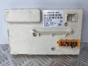 Gebruikte Raam module Mercedes E (C207) E-220 CDI 16V BlueEfficiency Prijs € 50,00 Margeregeling aangeboden door van Sabben Parts