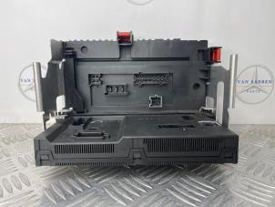 Gebruikte Zekeringkast Mercedes S (W221) 3.0 S-320 CDI 24V 4-Matic Prijs € 50,00 Margeregeling aangeboden door van Sabben Parts