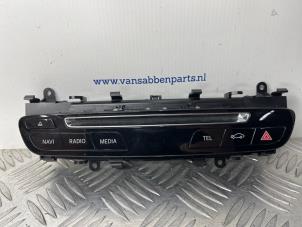 Gebruikte Bediening boordcomputer Mercedes C Estate (S205) C-200 2.0 CGI 16V Prijs € 25,00 Margeregeling aangeboden door van Sabben Parts