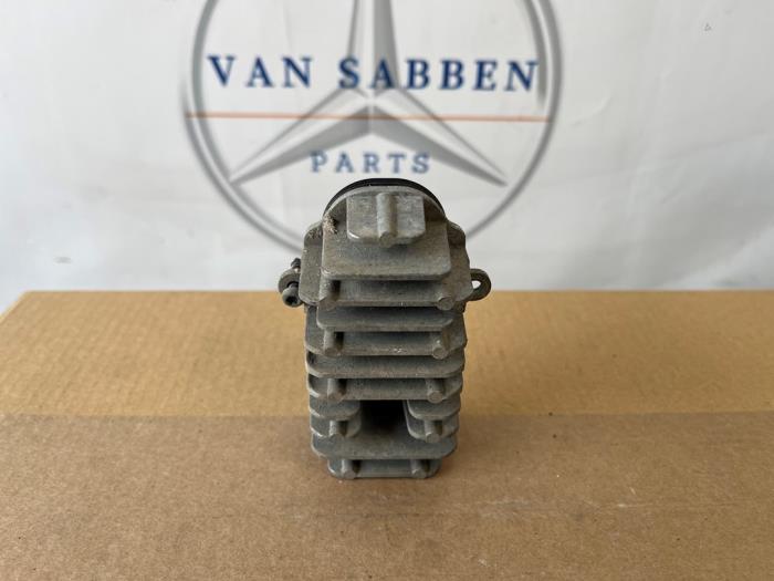 Gebruikte Module (diversen) Mercedes C (W205) C-200 2.0 CGI 16V Prijs € 50,00 Margeregeling aangeboden door van Sabben Parts