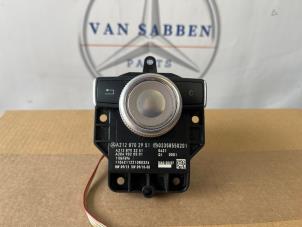Gebruikte MMI schakelaar Mercedes E (W212) E-200 CGI 16V BlueEfficiency Prijs € 100,00 Margeregeling aangeboden door van Sabben Parts