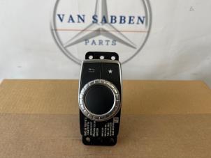 Gebruikte MMI schakelaar Mercedes CLA (117.3) 1.6 CLA-180 16V Prijs € 40,00 Margeregeling aangeboden door van Sabben Parts