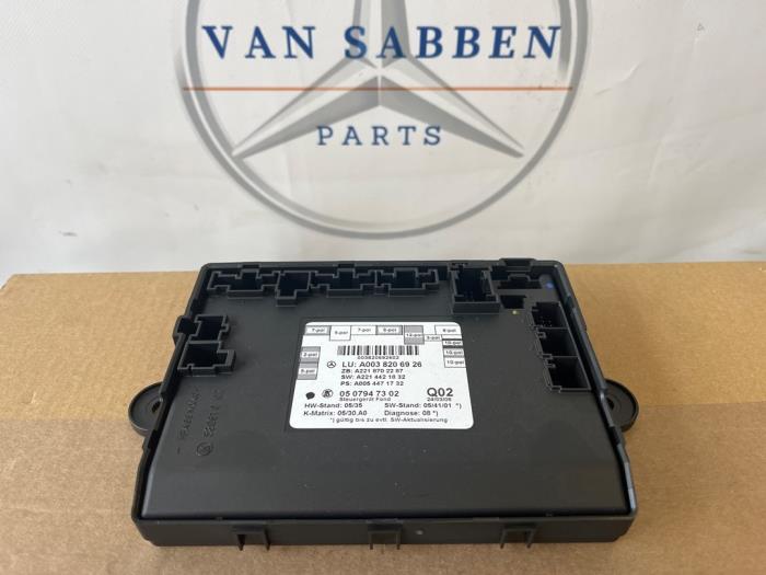 Gebruikte Deur module Mercedes S (W221) 3.0 S-320 CDI 24V 4-Matic Prijs € 50,00 Margeregeling aangeboden door van Sabben Parts