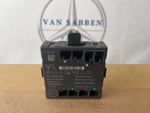 Gebruikte Centrale Deurvergrendelings Module Mercedes E (W212) E-200 CDI 16V BlueEfficiency,BlueTEC Prijs € 25,00 Margeregeling aangeboden door van Sabben Parts
