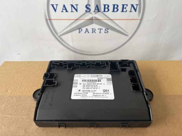 Gebruikte Deur module Mercedes S (W221) 3.0 S-320 CDI 24V Prijs € 50,00 Margeregeling aangeboden door van Sabben Parts
