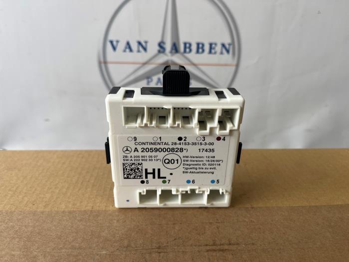 Gebruikte Deur module Mercedes C (W205) C-200 2.0 CGI 16V Prijs € 30,00 Margeregeling aangeboden door van Sabben Parts
