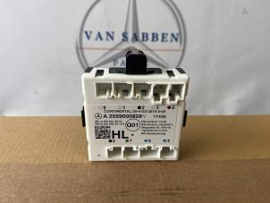 Gebruikte Centrale Deurvergrendelings Module Mercedes C (W205) C-200 2.0 CGI 16V Prijs € 30,00 Margeregeling aangeboden door van Sabben Parts