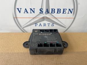 Gebruikte Deur module Mercedes E (W212) E-220 CDI 16V BlueEfficiency Prijs € 20,00 Margeregeling aangeboden door van Sabben Parts