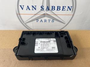 Gebruikte Centrale Deurvergrendelings Module Mercedes S (W221) 3.0 S-320 CDI 24V Prijs € 75,00 Margeregeling aangeboden door van Sabben Parts