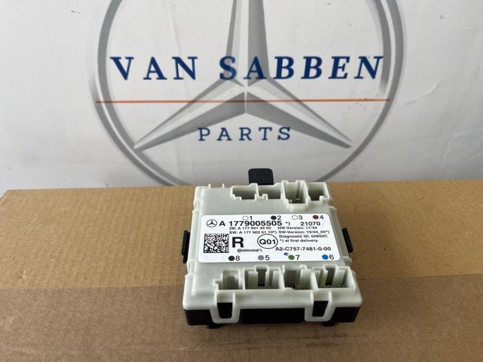 Gebruikte Deur module Mercedes A (177.0) 2.0 A-250 Turbo 16V 4Matic Prijs € 25,00 Margeregeling aangeboden door van Sabben Parts