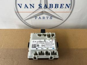 Gebruikte Centrale Deurvergrendelings Module Mercedes CLA (118.3) 1.3 CLA-180 Turbo 16V Prijs € 25,00 Margeregeling aangeboden door van Sabben Parts