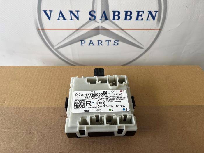 Gebruikte Deur module Mercedes A (177.0) 2.0 A-250 Turbo 16V 4Matic Prijs € 25,00 Margeregeling aangeboden door van Sabben Parts