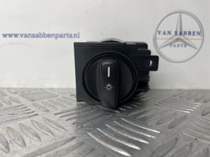 Gebruikte Licht Schakelaar Mercedes A (W169) 1.5 A-150 Prijs € 25,00 Margeregeling aangeboden door van Sabben Parts