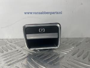Gebruikte Schakelaar handrem Mercedes S (W221) 3.5 S-350 24V Prijs € 40,00 Margeregeling aangeboden door van Sabben Parts