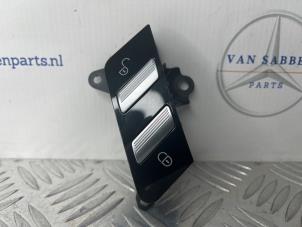 Gebruikte Schakelaar Centr. Deurvergrendeling Mercedes S (W221) 3.0 S-320 CDI 24V Prijs € 20,00 Margeregeling aangeboden door van Sabben Parts
