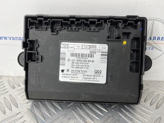 Gebruikte Deur module Mercedes S (W221) 3.0 S-320 CDI 24V 4-Matic Prijs € 50,00 Margeregeling aangeboden door van Sabben Parts
