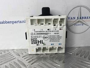 Gebruikte Deur module Mercedes C (W205) C-200 2.0 CGI 16V Prijs € 35,00 Margeregeling aangeboden door van Sabben Parts