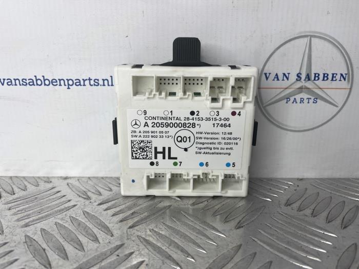 Gebruikte Deur module Mercedes C (W205) C-200 2.0 CGI 16V Prijs € 30,00 Margeregeling aangeboden door van Sabben Parts
