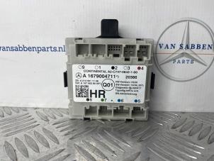 Gebruikte Deur module Mercedes C (W205) C-300 2.0 Turbo 16V 4-Matic Prijs € 25,00 Margeregeling aangeboden door van Sabben Parts
