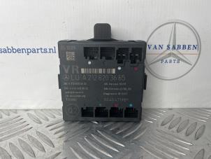 Gebruikte Deur module Mercedes E (W212) E-350 BlueTec V6 24V Prijs € 25,00 Margeregeling aangeboden door van Sabben Parts