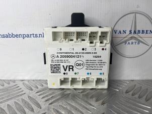 Gebruikte Module Centrale Deurvergrendeling Mercedes C (W205) C-180 1.6 16V Prijs € 30,00 Margeregeling aangeboden door van Sabben Parts