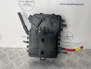 Gebruikte Zekeringkast Mercedes C Estate (S205) C-200d 2.2 16V Prijs € 40,00 Margeregeling aangeboden door van Sabben Parts