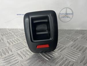 Gebruikte Achterbank slot Mercedes B (W246) 1.6 B-180 BlueEFFICIENCY Turbo 16V Prijs € 75,00 Margeregeling aangeboden door van Sabben Parts