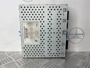 Gebruikte TV tuner Mercedes S (W221) 3.5 S-400 24V BlueHybrid Prijs € 225,00 Margeregeling aangeboden door van Sabben Parts