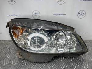 Gebruikte Koplamp rechts Mercedes C Estate (S204) 2.2 C-200 CDI 16V . Prijs € 200,00 Margeregeling aangeboden door van Sabben Parts