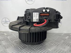 Gebruikte Chaufage Ventilatiemotor Mercedes Sprinter 3,5t (907.6/910.6) 314 CDI 2.1 D FWD Prijs € 90,75 Inclusief btw aangeboden door van Sabben Parts