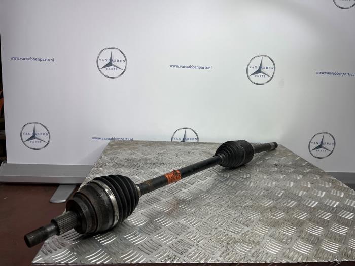 Gebruikte Steekas rechts-voor Mercedes ML II (164/4JG) 3.0 ML-320 CDI 4-Matic V6 24V Prijs € 50,00 Margeregeling aangeboden door van Sabben Parts